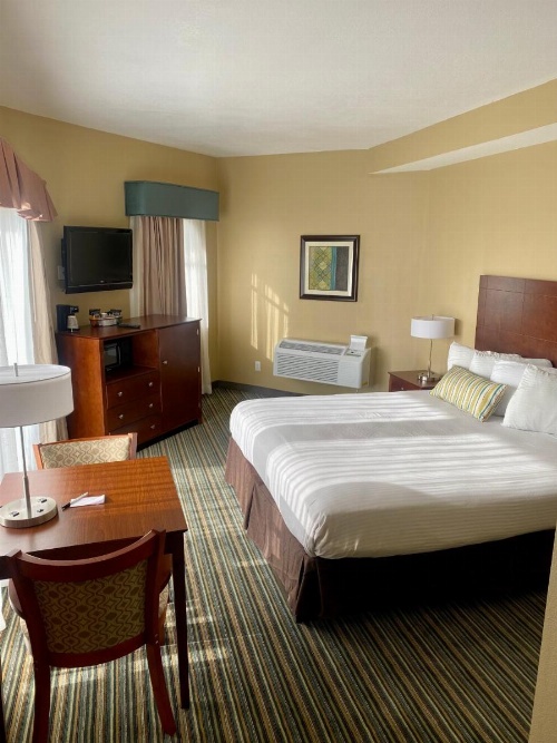 HUNTINGTON BEACH INN image 22