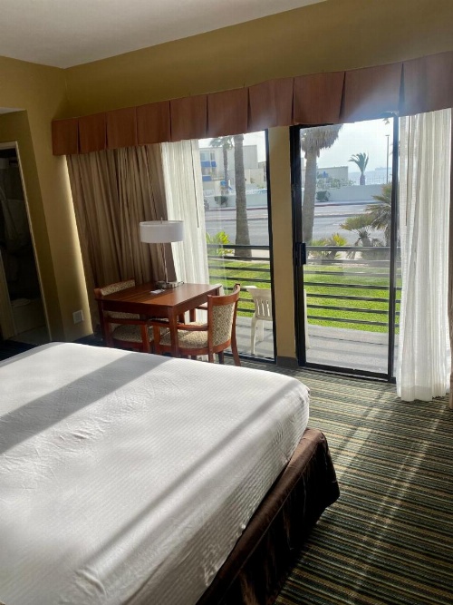 HUNTINGTON BEACH INN image 23