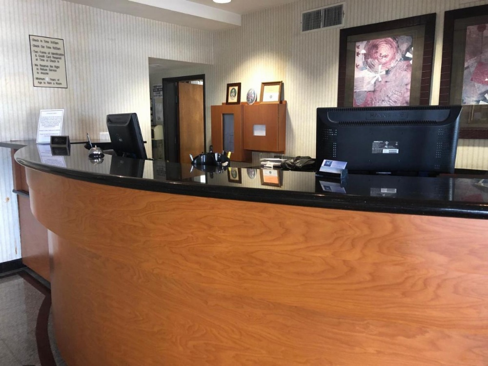 HUNTINGTON BEACH INN Image 33