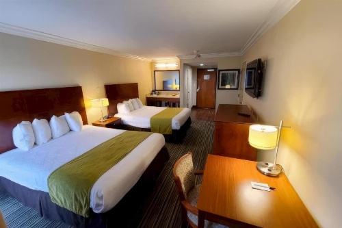 HUNTINGTON BEACH INN image 37