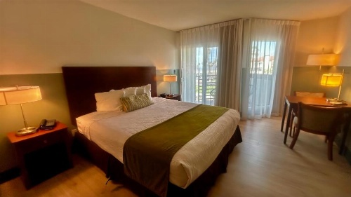 HUNTINGTON BEACH INN image 38