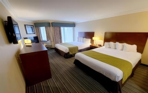 HUNTINGTON BEACH INN image 39