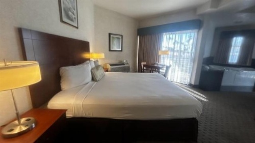 HUNTINGTON BEACH INN image 41