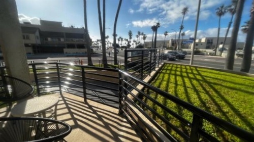 HUNTINGTON BEACH INN image 3