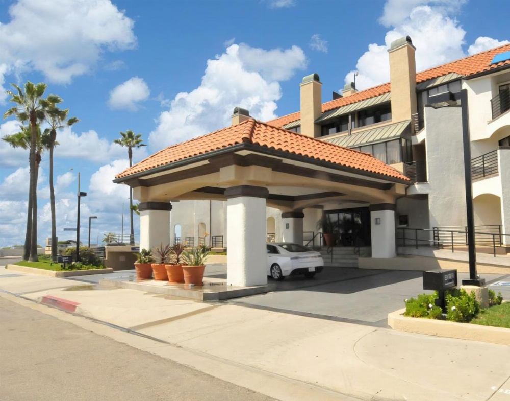 HUNTINGTON BEACH INN Image 42