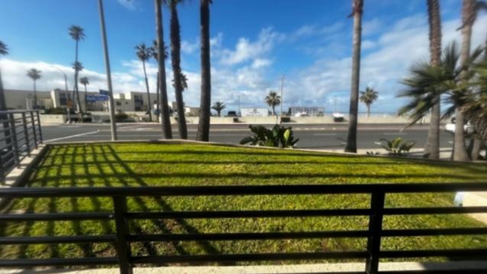 HUNTINGTON BEACH INN